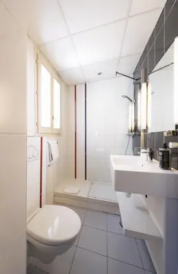 Salle de bains dans l'établissement Accueil Hôtel Paris Pigalle Montmartre