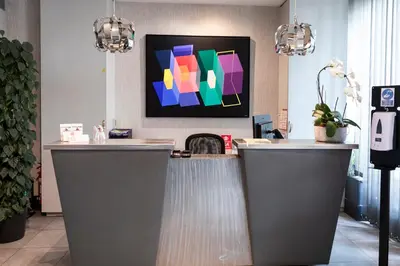 Télévision ou salle de divertissement dans l'établissement Porte de Versailles Hotel
