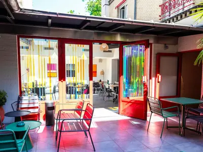 Coin salon dans l'établissement Porte de Versailles Hotel