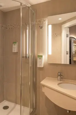 Salle de bains dans l'établissement Best Western Au Trocadéro