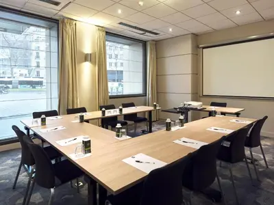Espace de conférence ou salle de réunion dans l'établissement B&B HOTEL Paris 17 Batignolles