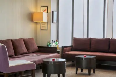 Coin salon dans l'établissement Best Western Rives de Paris La Defense