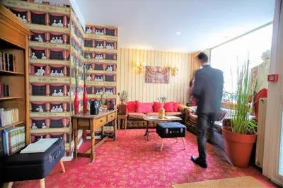 Coin salon dans l'établissement Hôtel du Théâtre by Patrick Hayat