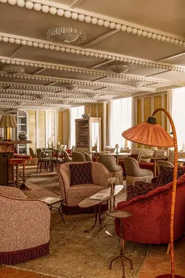 Coin salon dans l'établissement Château des Fleurs Hôtel & Spa Paris