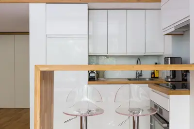 Cuisine ou kitchenette dans l'établissement Veeve - Natural Heights in the 6th