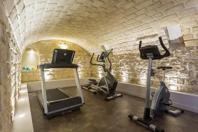 Salle ou équipements de sports de l'établissement Logis hôtel Jardin de Villiers