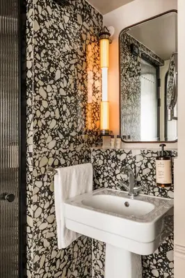 Salle de bains dans l'établissement Hôtel Chamar