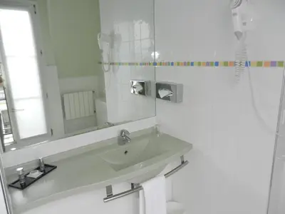 Salle de bains dans l'établissement Hotel du Pré