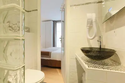Salle de bains dans l'établissement Hotel Atelier Vavin