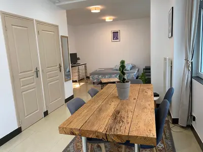 Plan de l'établissement Large and unique souplex 60sqm, well located