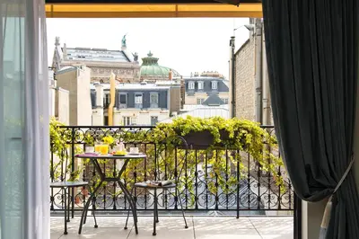 Balcon ou terrasse dans l'établissement Hôtel Saint-Pétersbourg Opéra & Spa