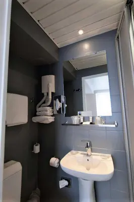 Salle de bains dans l'établissement Saphir Grenelle