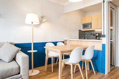 Cuisine ou kitchenette dans l'établissement Aparthotel Adagio La Défense Kléber