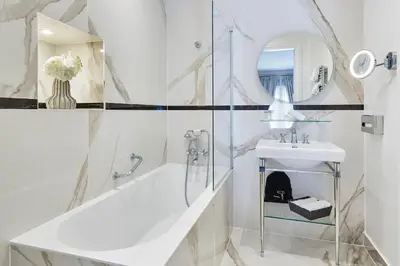 Salle de bains dans l'établissement Hotel Westminster