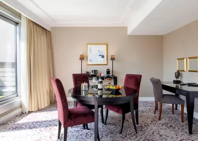 Boissons dans l'établissement Warwick Champs-Elysées Paris