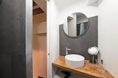 Salle de bains dans l'établissement Pavillon Marais