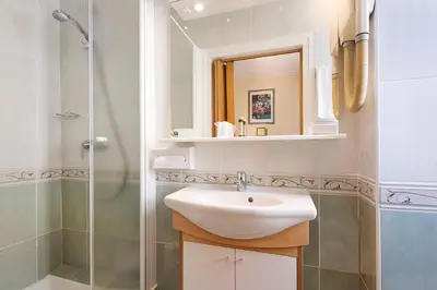 Salle de bains dans l'établissement Hotel Terminus Lyon