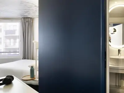 Salle de bains dans l'établissement ibis Paris Nation Davout