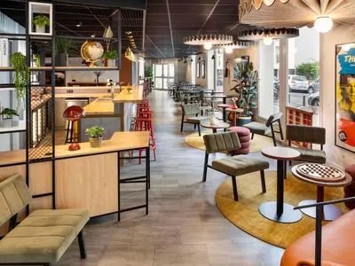 Coin salon dans l'établissement ibis Paris Nation Davout