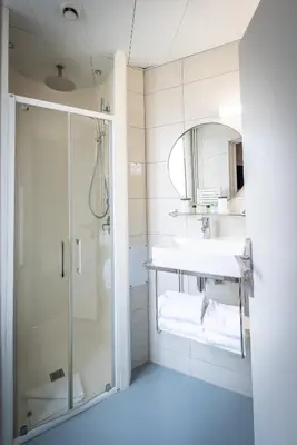 Salle de bains dans l'établissement Hôtel du Parc Montparnasse