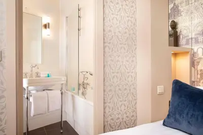 Salle de bains dans l'établissement Arioso