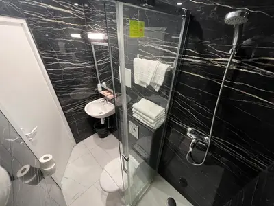 Salle de bains dans l'établissement Hipotel Paris Printania Maraichers