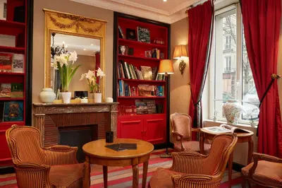 Coin salon dans l'établissement Hôtel Relais Saint Jacques Paris