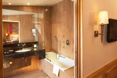 Salle de bains dans l'établissement La Perle Saint Germain des Prés
