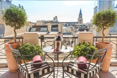Balcon ou terrasse dans l'établissement L'Hôtel
