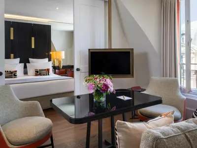 Télévision ou salle de divertissement dans l'établissement Hotel Montalembert