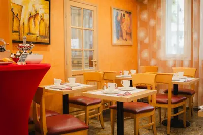 Restaurant ou autre lieu de restauration dans l'établissement Grand Hotel Dore