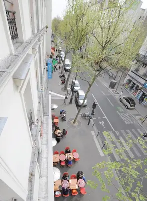 Clients de l'établissement Hipotel Paris Gambetta République