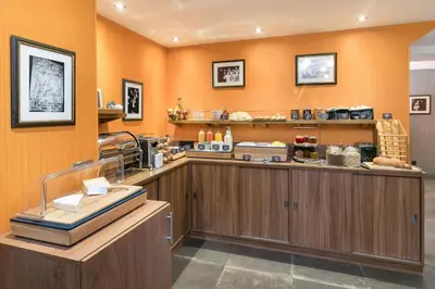 Cuisine ou kitchenette dans l'établissement Hotel Boris V. by Happyculture