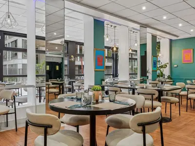 Restaurant ou autre lieu de restauration dans l'établissement Mercure Paris Porte d'Orleans