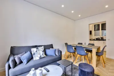 Coin salon dans l'établissement 92 - Beautiful Apartment in Montorgueil