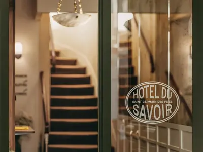 Certificat, récompense, panneau ou autre document affiché dans l'établissement Hôtel du Savoir