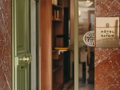 Certificat, récompense, panneau ou autre document affiché dans l'établissement Hôtel du Savoir