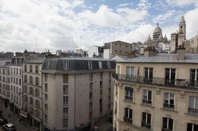 Vue générale sur Paris ou vue de la ville depuis l'hôtel