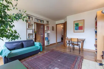 Coin salon dans l'établissement séjour lumineux du Marais