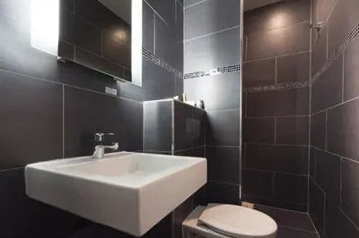 Salle de bains dans l'établissement Turenne Le Marais