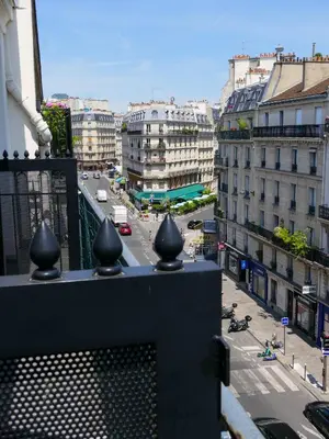 Vue générale sur Paris ou vue de la ville depuis l'hôtel