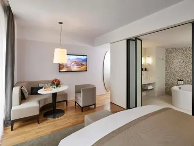Salle de bains dans l'établissement Sofitel Paris Arc De Triomphe