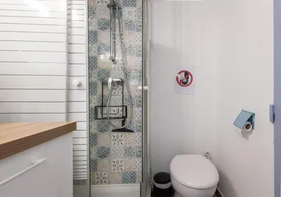 Salle de bains dans l'établissement Duplex Atypique Paris 13 Station F Bercy