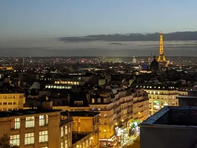 Vue générale sur Paris ou vue de la ville depuis l'hôtel