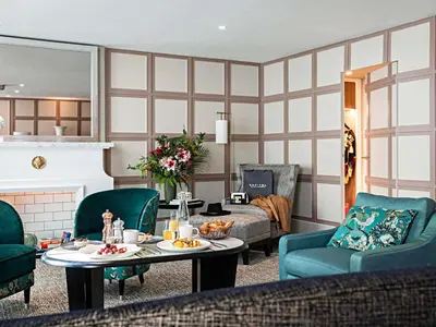 Coin salon dans l'établissement Sofitel Le Scribe Paris Opera