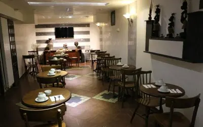 Restaurant ou autre lieu de restauration dans l'établissement Hôtel de l'Aveyron
