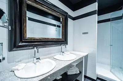 Salle de bains dans l'établissement Hotel Villa Nicolo - Tour Eiffel