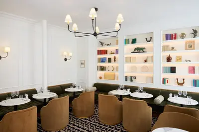 Coin salon dans l'établissement Hôtel Noucha