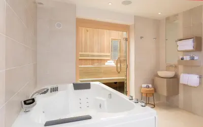Salle de bains dans l'établissement Hotel Du Cadran