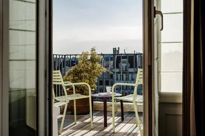 Balcon ou terrasse dans l'établissement Hôtel Parc Saint-Séverin - Esprit de France